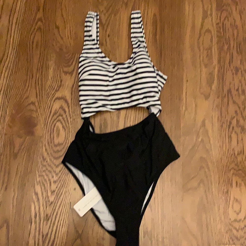 Brand new suit from Cupshe